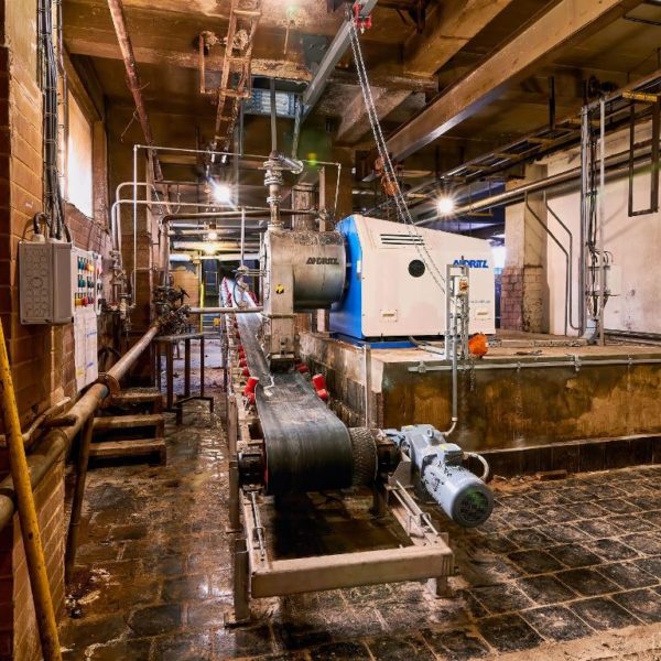 Dopravní pás a odstředivka